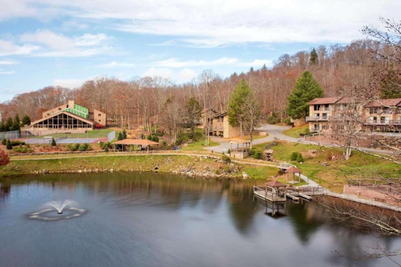 Take in Natures Beauty with lots of resort outdoor activities in 1BD condo view 3