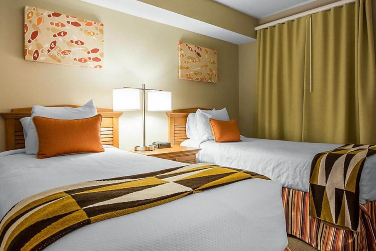 Enjoy the resort amenities lazyriver with the family in great beach 2BD condo view 3