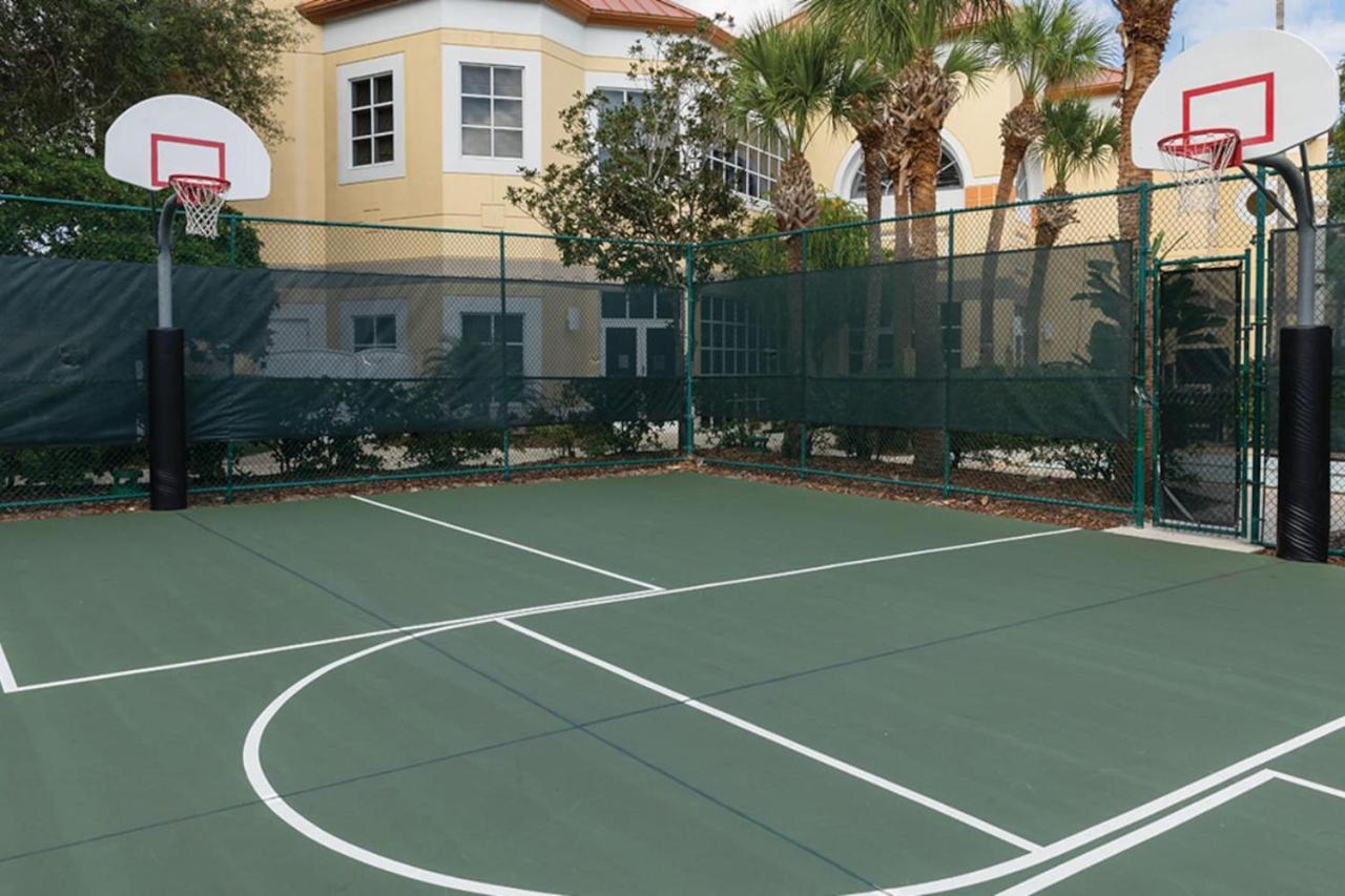 Have fun in this 2BD condo in a resort setting with close access to Orlando parks