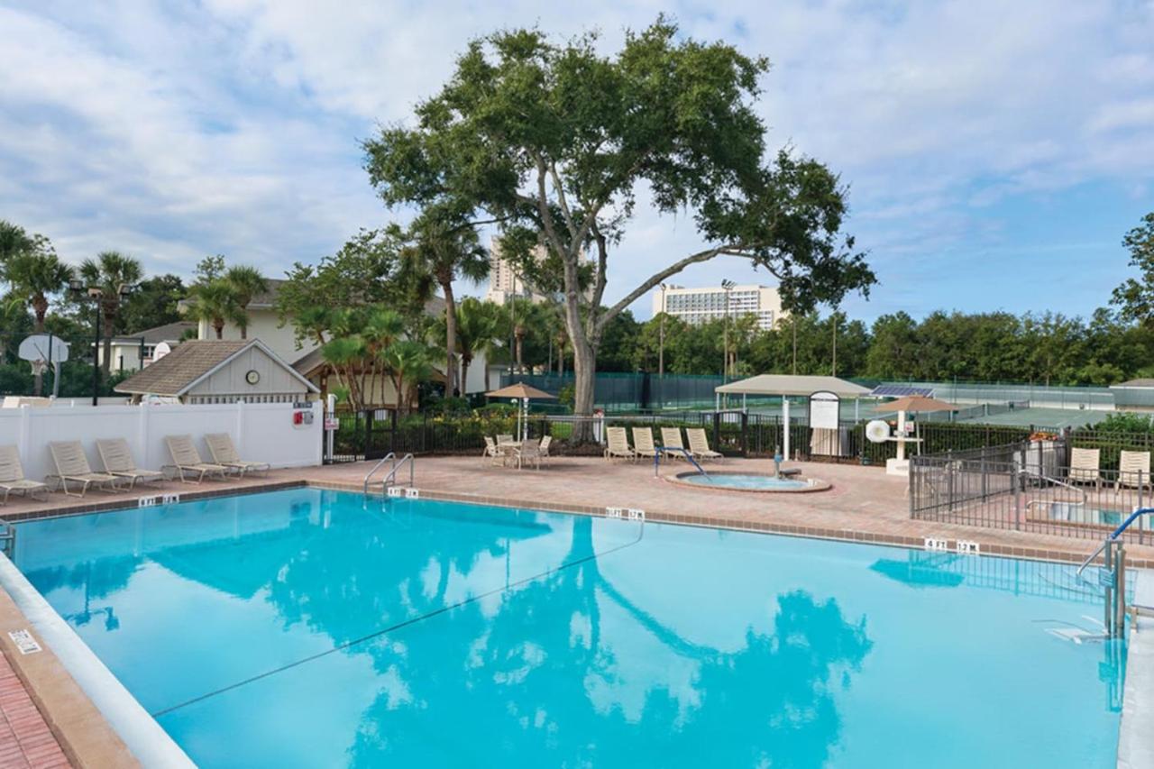 Have fun in this 2BD condo in a resort setting with close access to Orlando parks
