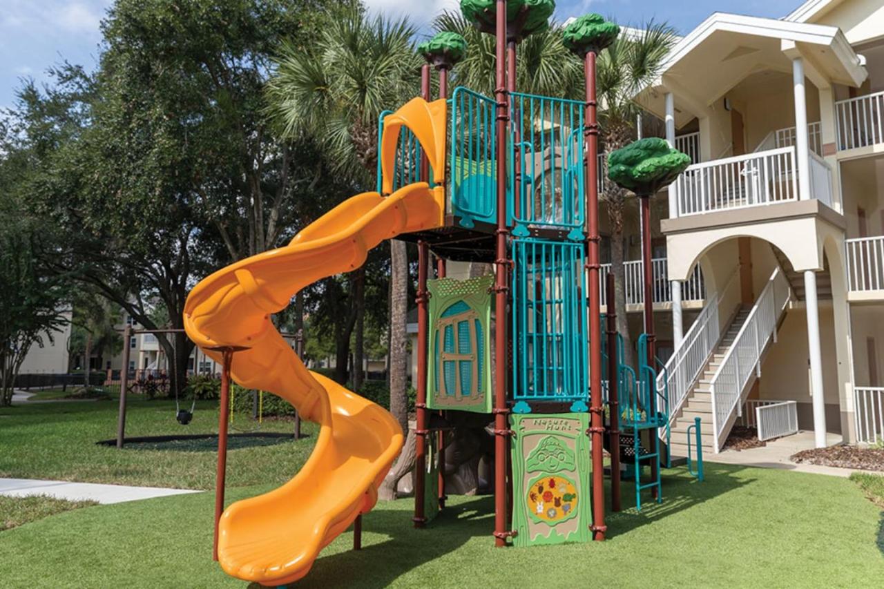 Have fun in this 2BD condo in a resort setting with close access to Orlando parks
