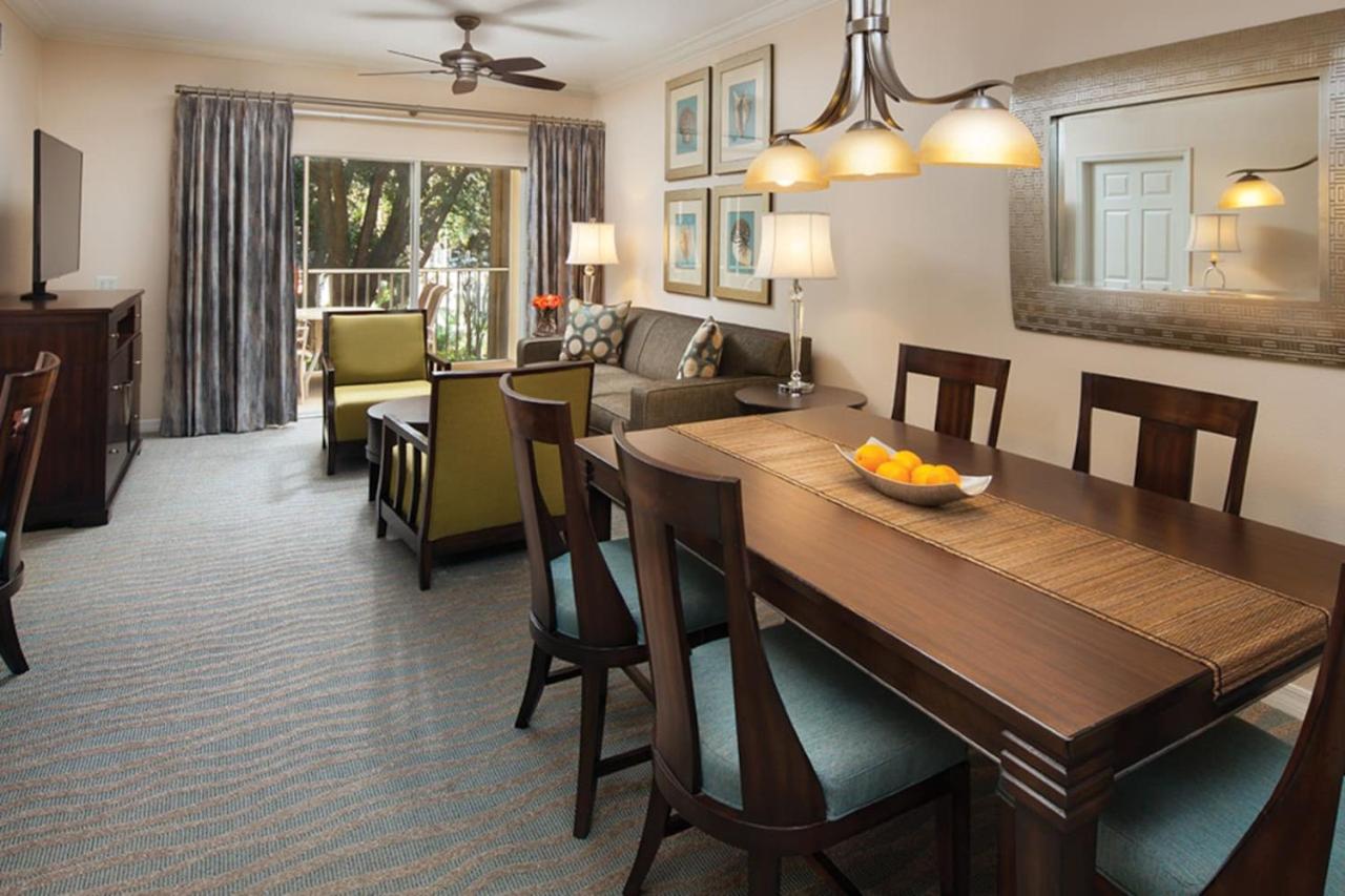 Have fun in this 2BD condo in a resort setting with close access to Orlando parks
