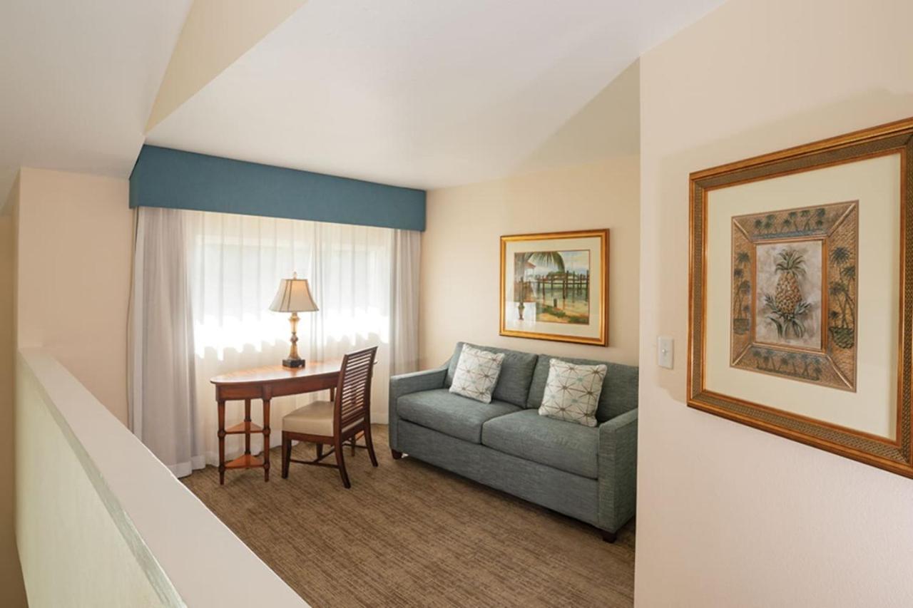 Have fun in this 2BD condo in a resort setting with close access to Orlando parks