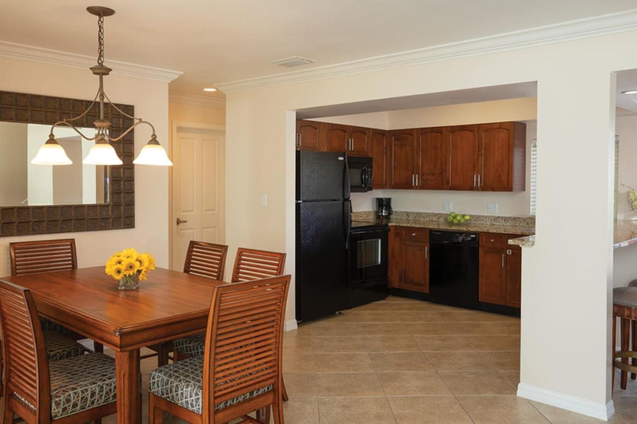 Have fun in this 2BD condo in a resort setting with close access to Orlando parks