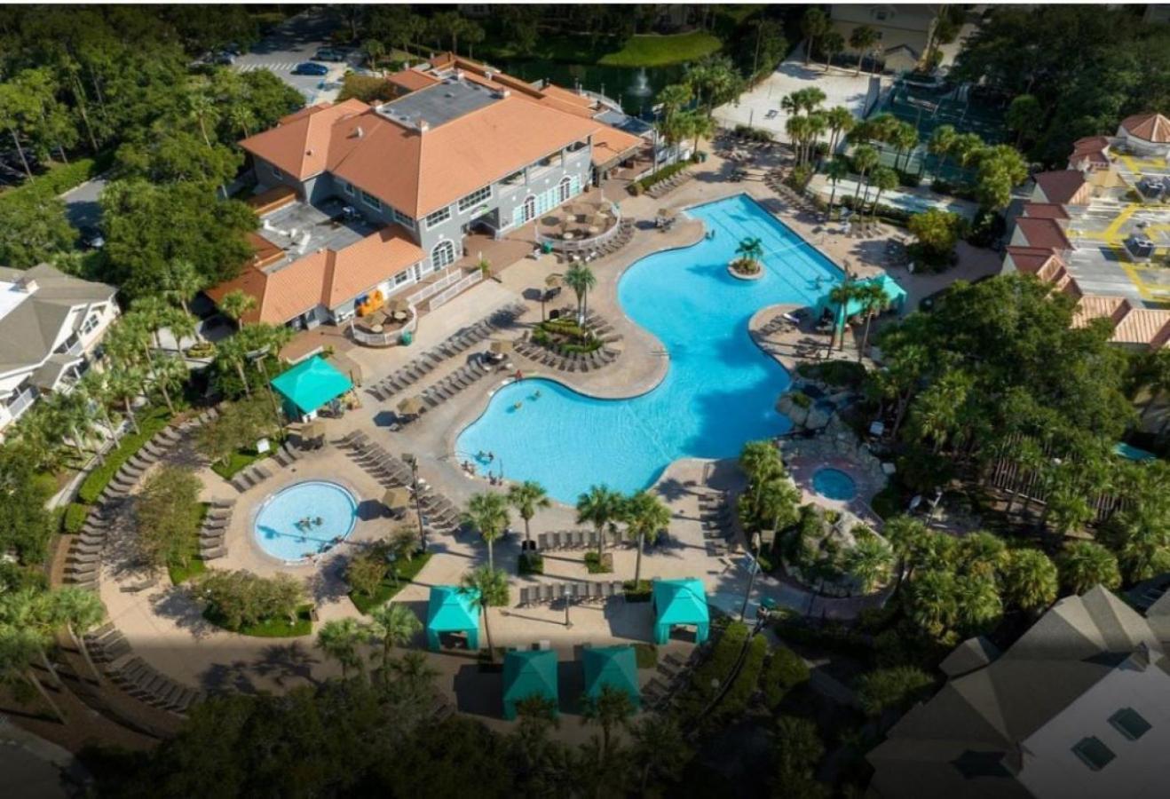 Have fun in this 2BD condo in a resort setting with close access to Orlando parks