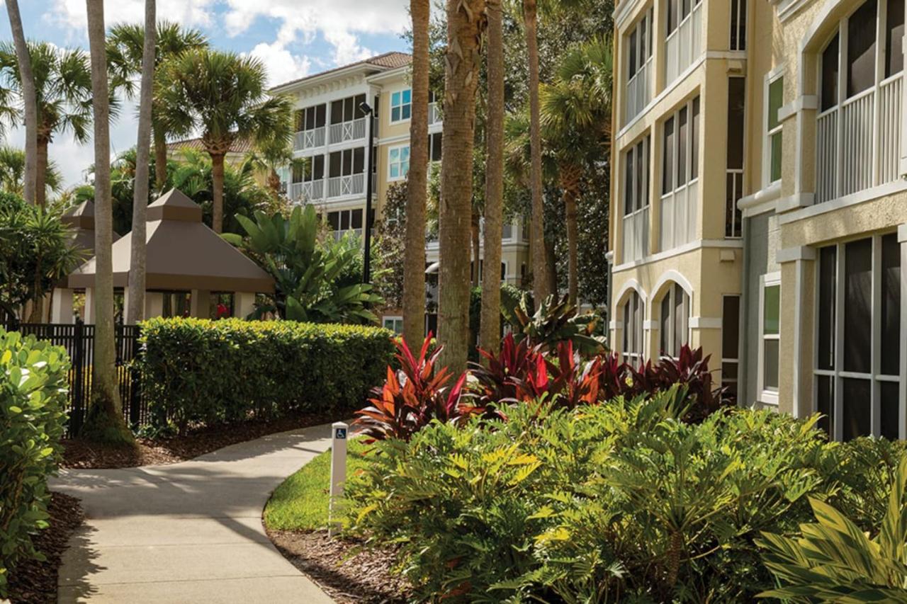 Relax after enjoying all the parks Orlando has to offer in this 1BD vacation condo