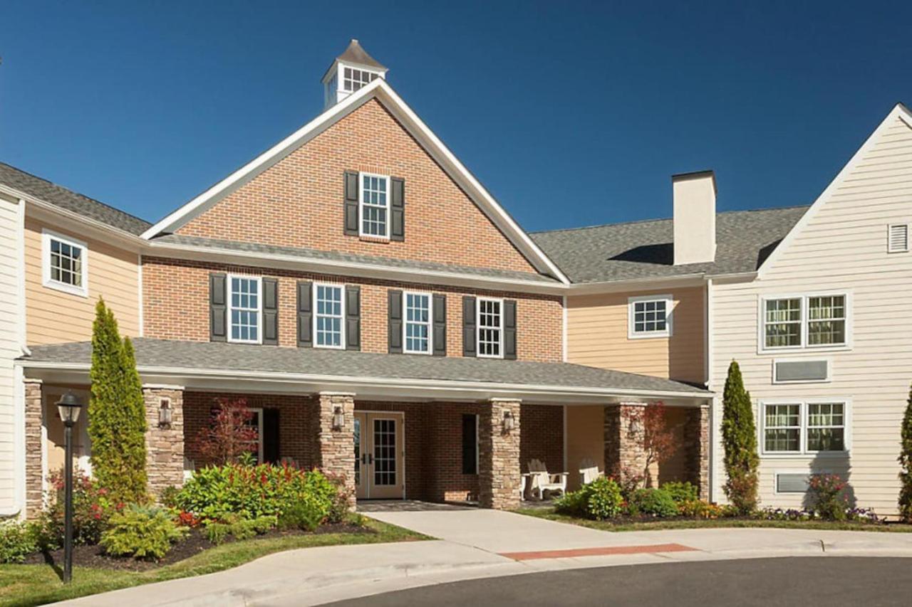 Beautiful 2BD condo in an equestrian themed resort with tons of activities for the family view 3