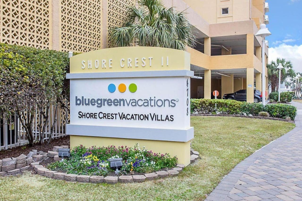 Beach themed 1BD condo with resort amenities including lazy river