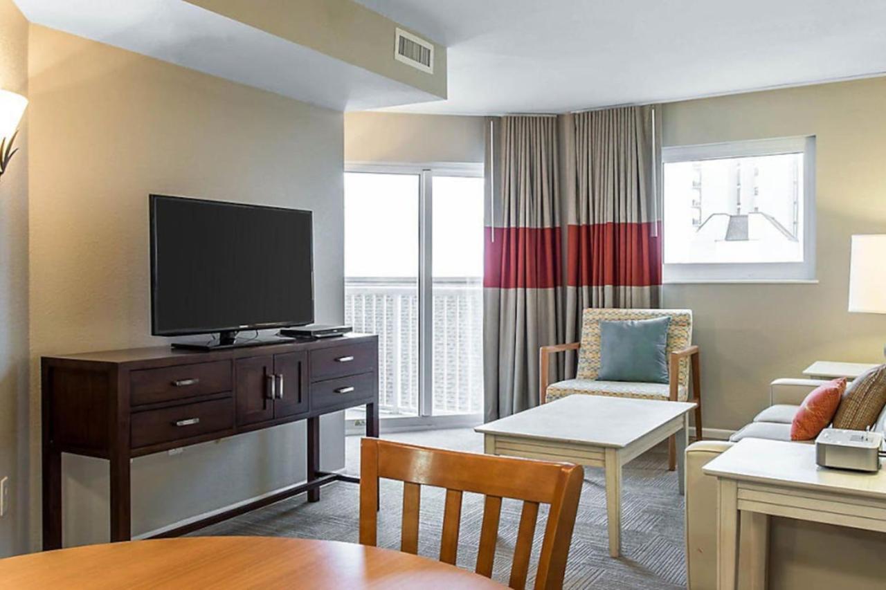 Beach themed 1BD condo with resort amenities including lazy river