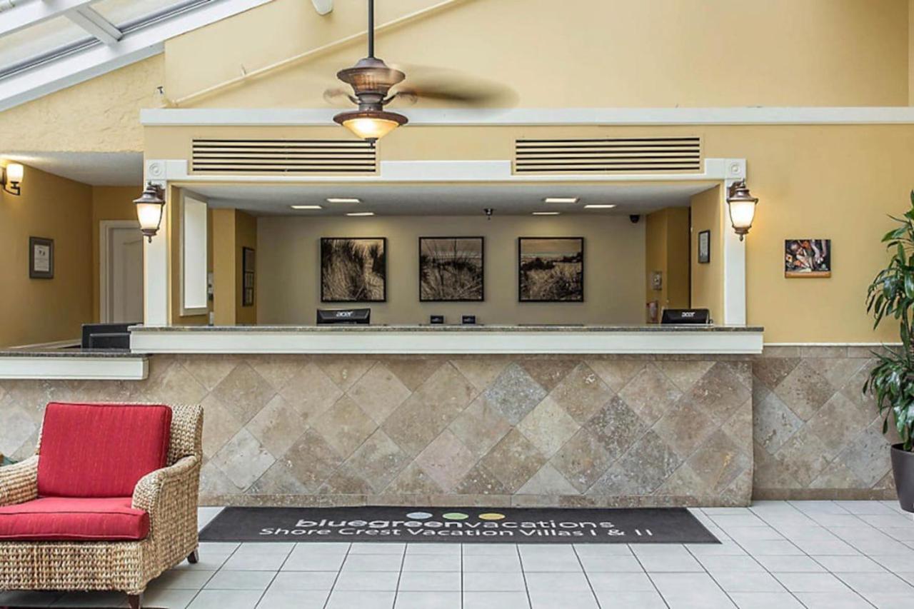 Beach themed 1BD condo with resort amenities including lazy river
