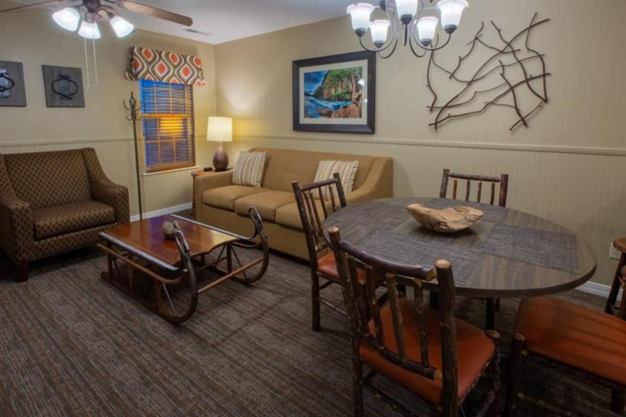 Beautiful 2BD condo in lakefront resort with lots of outdoor onsite activities