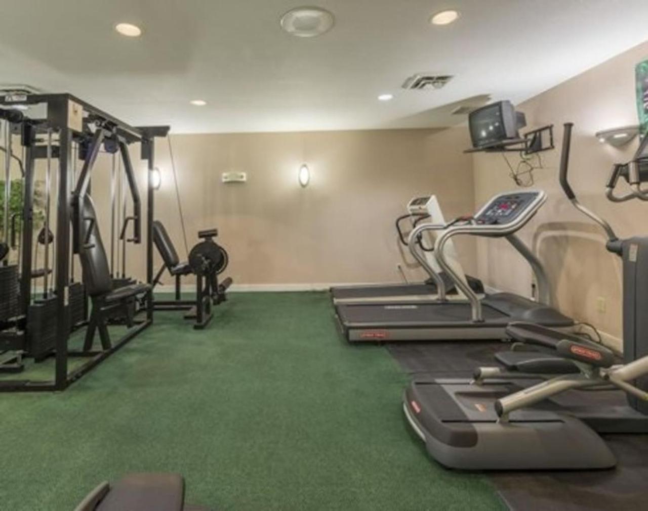 Beautiful 2BD condo in lakefront resort with lots of outdoor onsite activities