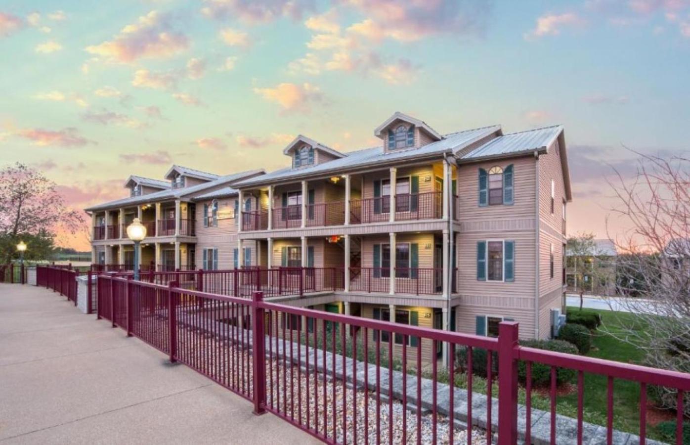 Beautiful 2BD condo in lakefront resort with lots of outdoor onsite activities