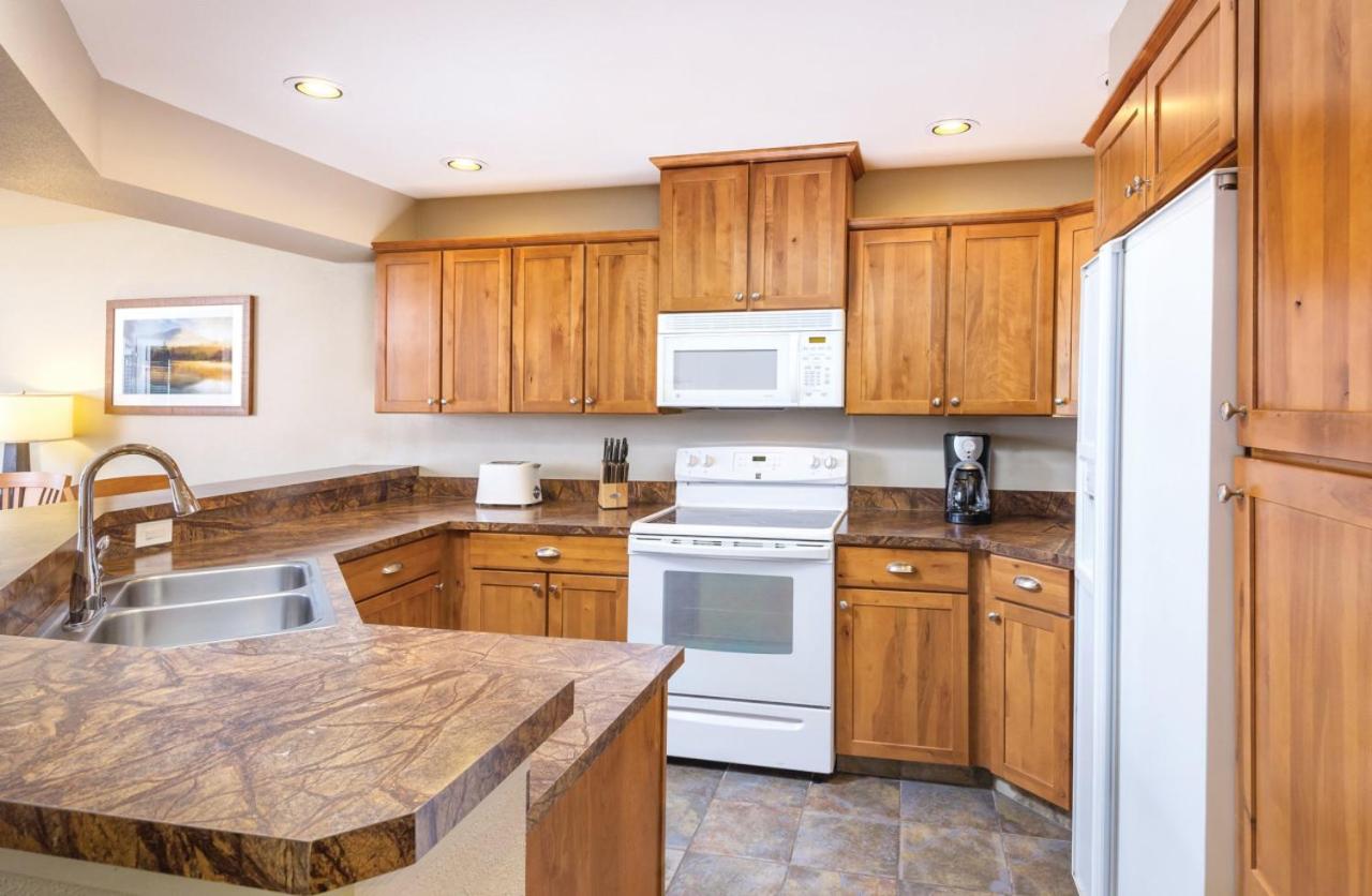 Coeur dAlene lake 2BD condo with resort amenities including indoor pool