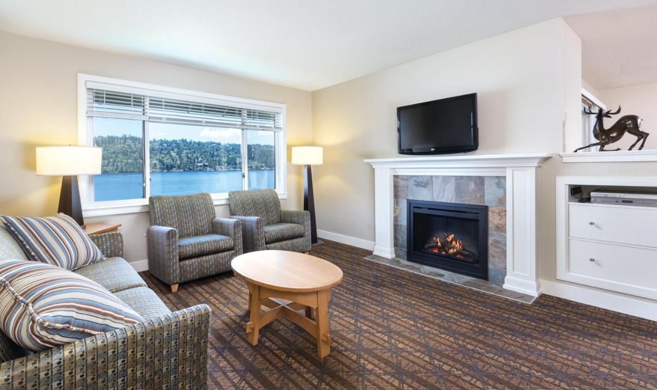 Coeur dAlene lake 2BD condo with resort amenities including indoor pool