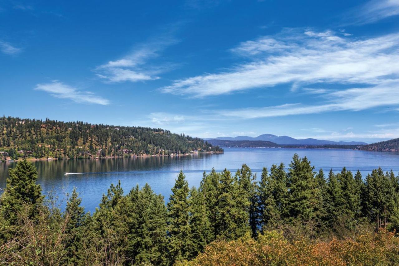 Coeur dAlene lake 2BD condo with resort amenities including indoor pool