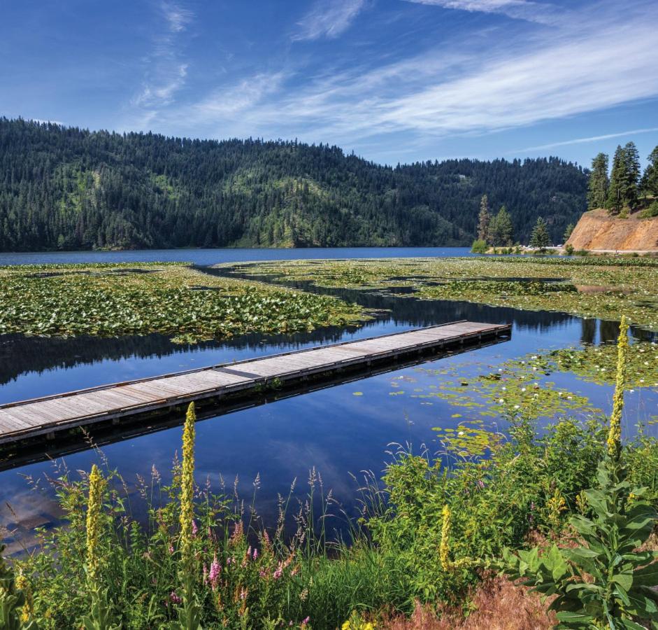 Coeur dAlene lake 2BD condo with resort amenities including indoor pool