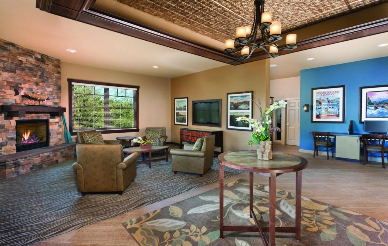 Coeur dAlene lake 2BD condo with resort amenities including indoor pool