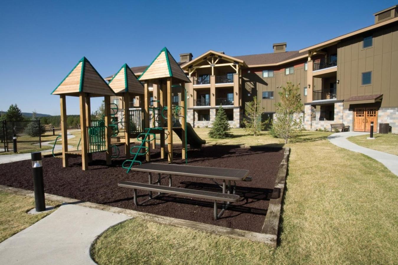 Studio Apt in resort setting to explore the beauty of Yellowstone