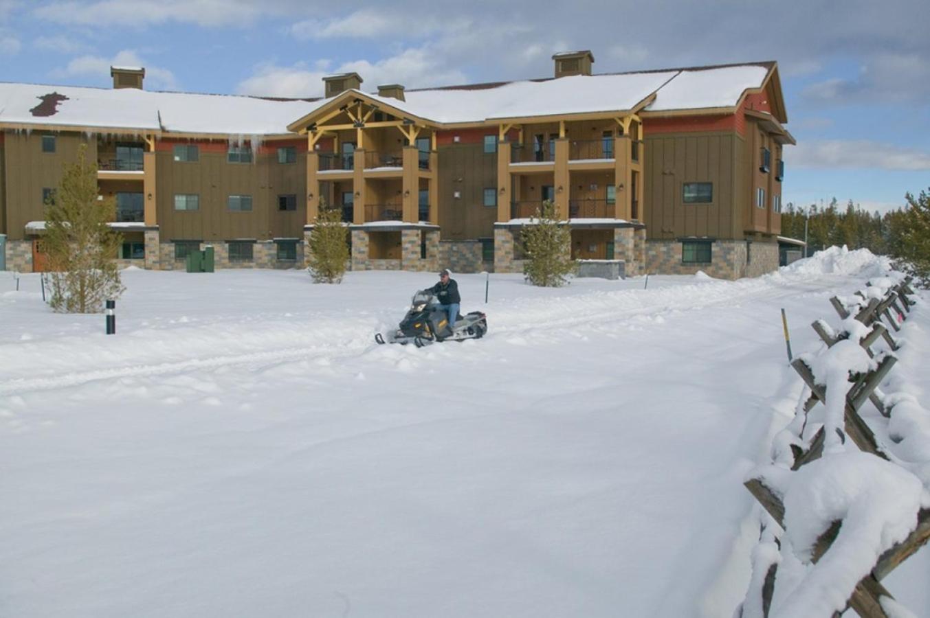 Studio Apt in resort setting to explore the beauty of Yellowstone