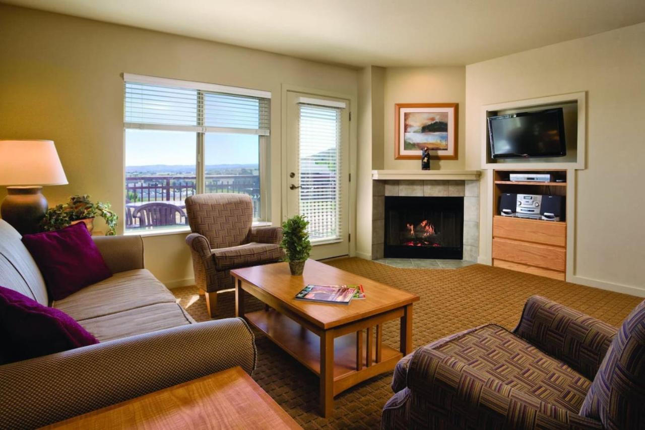 Resort 2BD condo with onsite resort amenities