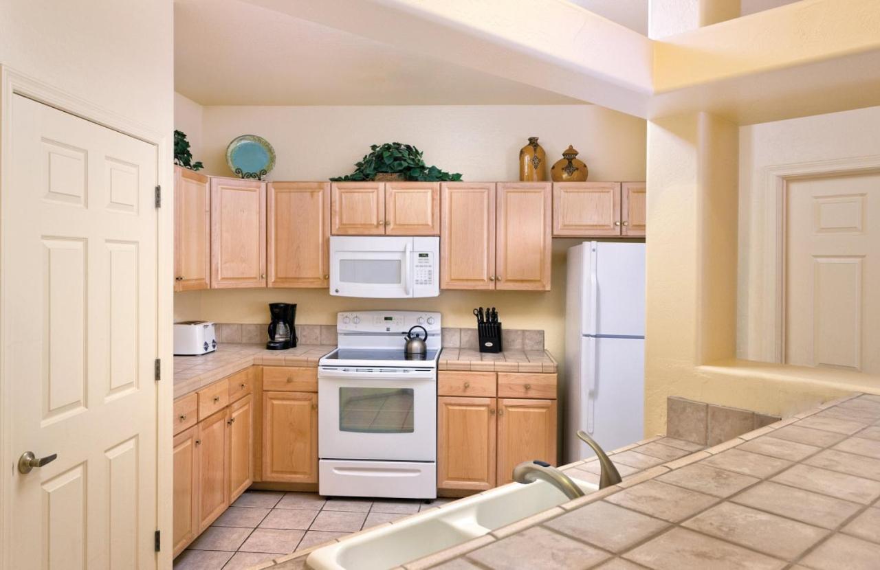 Enjoy the Oro Valley in this 1BD condo with resort amenities view 5