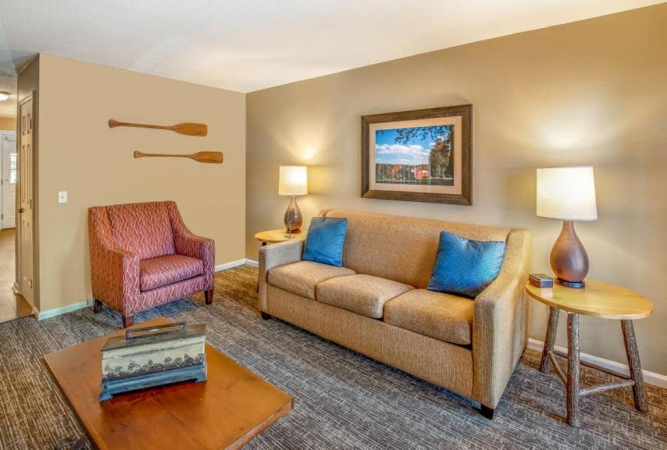 Holiday Inn Oak n Spruce Resort -1BD Sleep up to 4 view 3