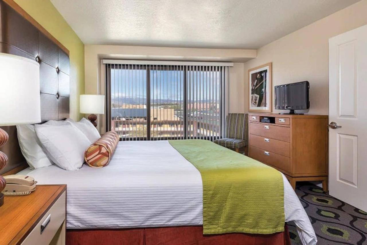 Enjoy all Reno has to offer in this 2BD resort condo with outdoor pool or hot tub view 4