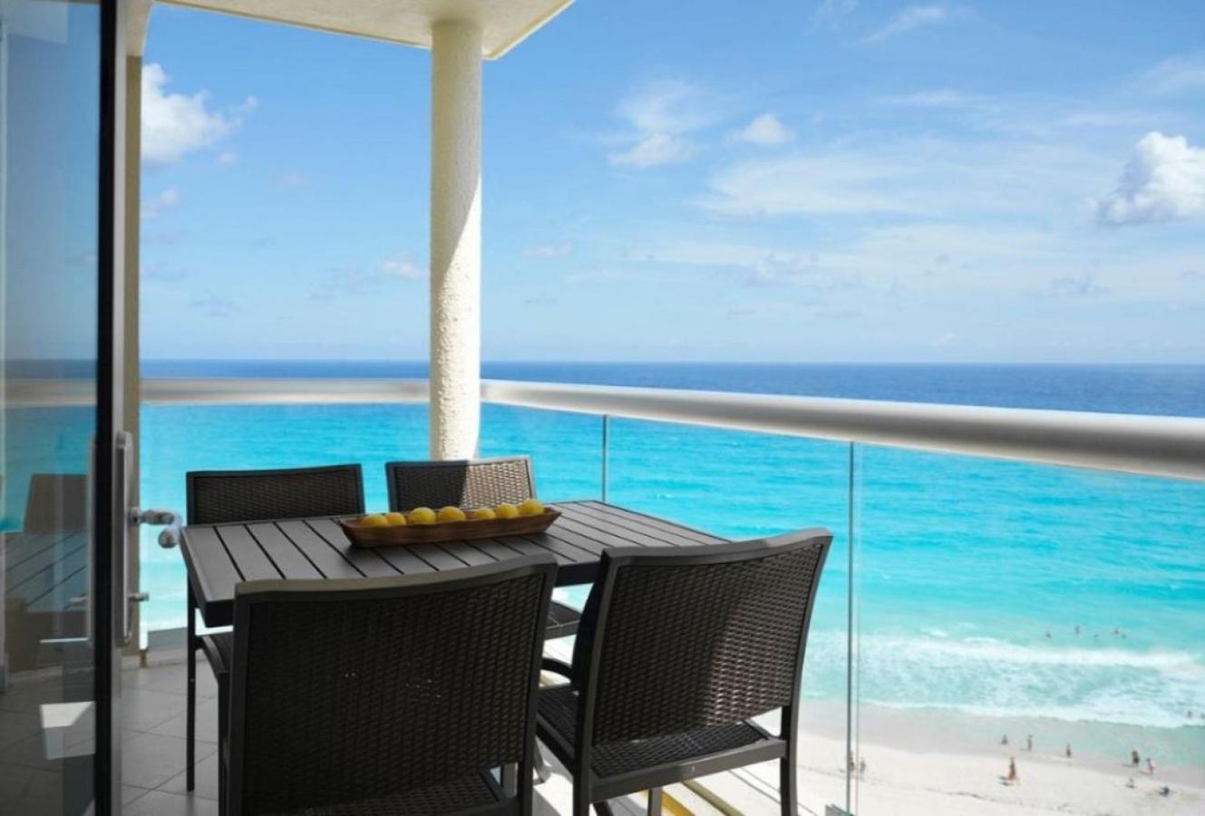 Enjoy the Cancun area with the family in this family friend 2BD resort condo with amenities