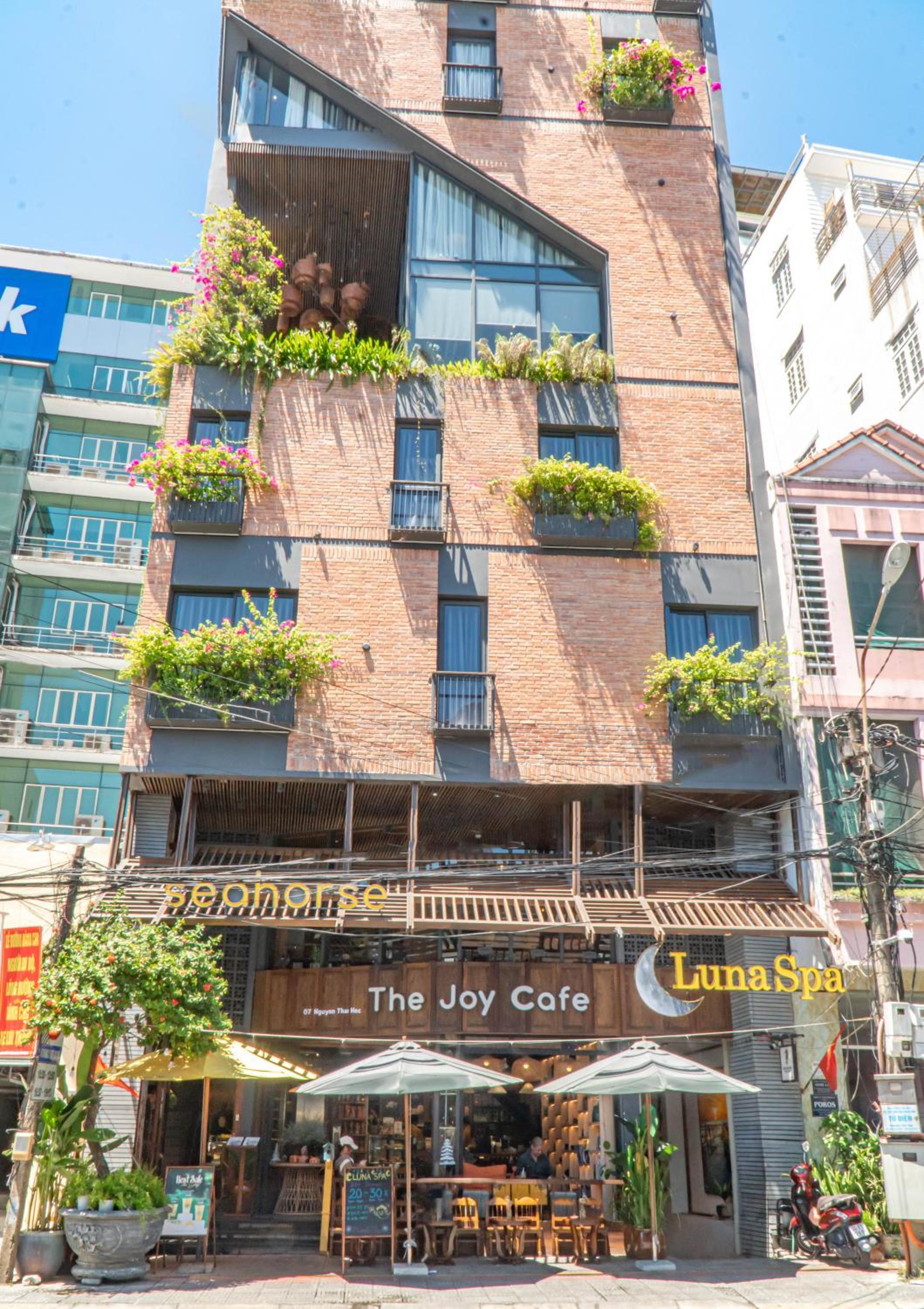 Seahorse Han Market Da Nang Apartment by Haviland view 3