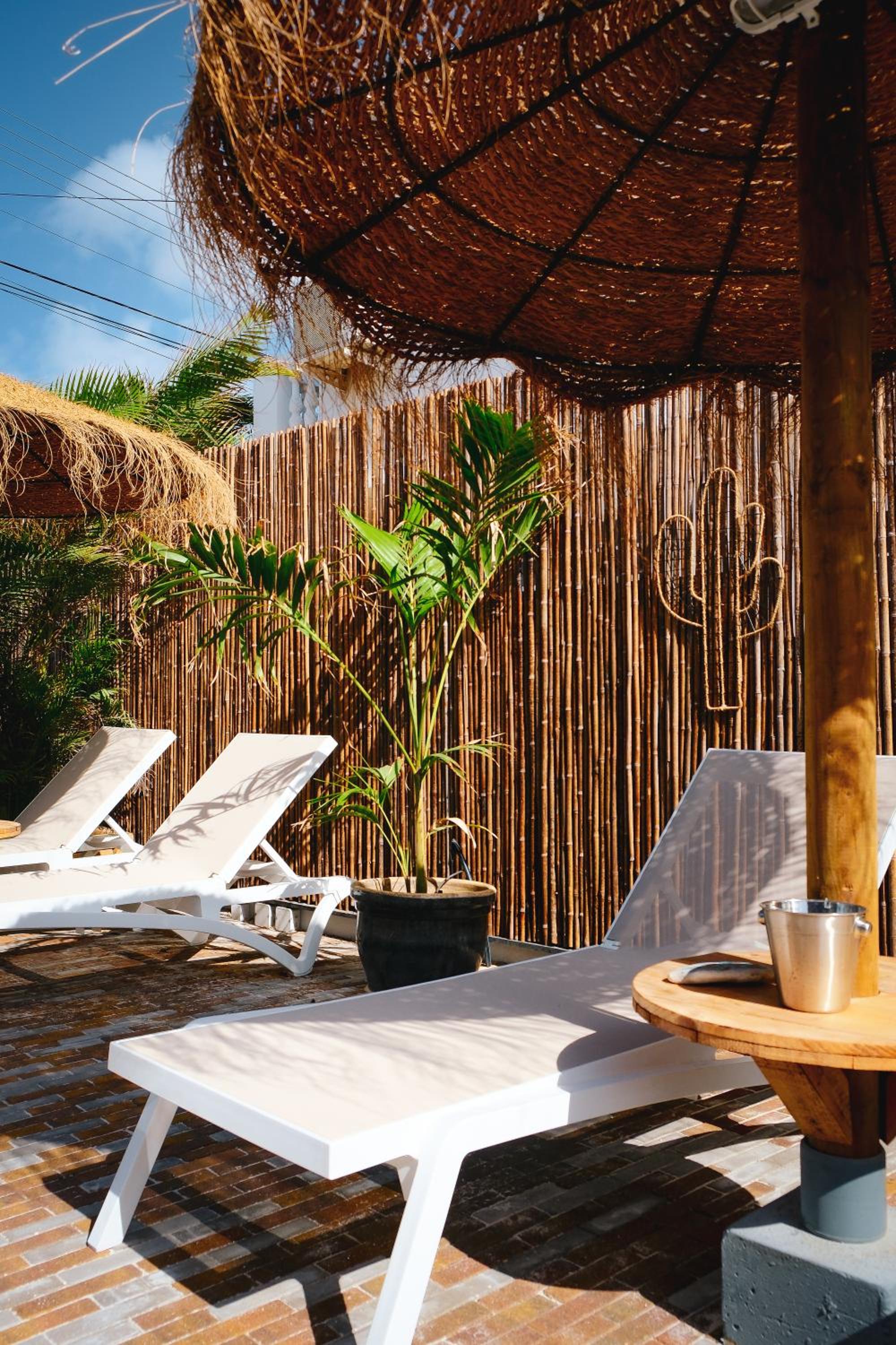 Tiki Blou - Mini resort centraal gelegen tussen Mambo Beach & Jan Thiel