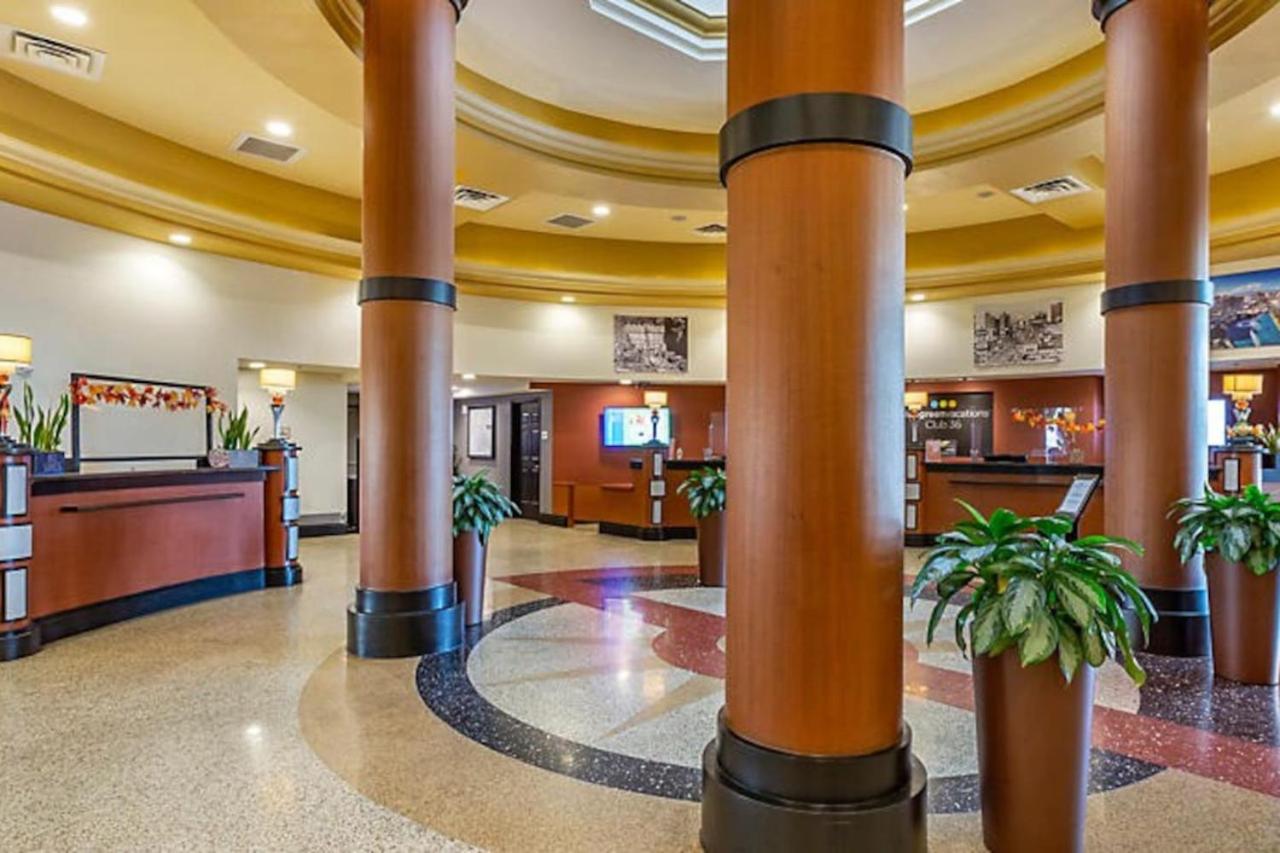 2BD resort condo with amenities and next to shopping right off the Las Vegas Strip view 4