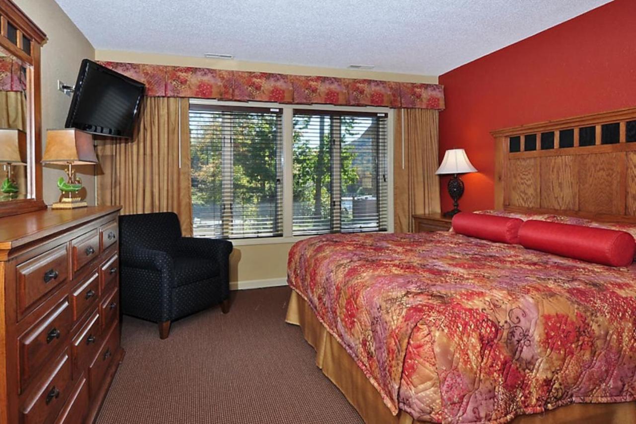 Breathe in Fresh Mountain Air in this 2BD resort condo with amenities onsite