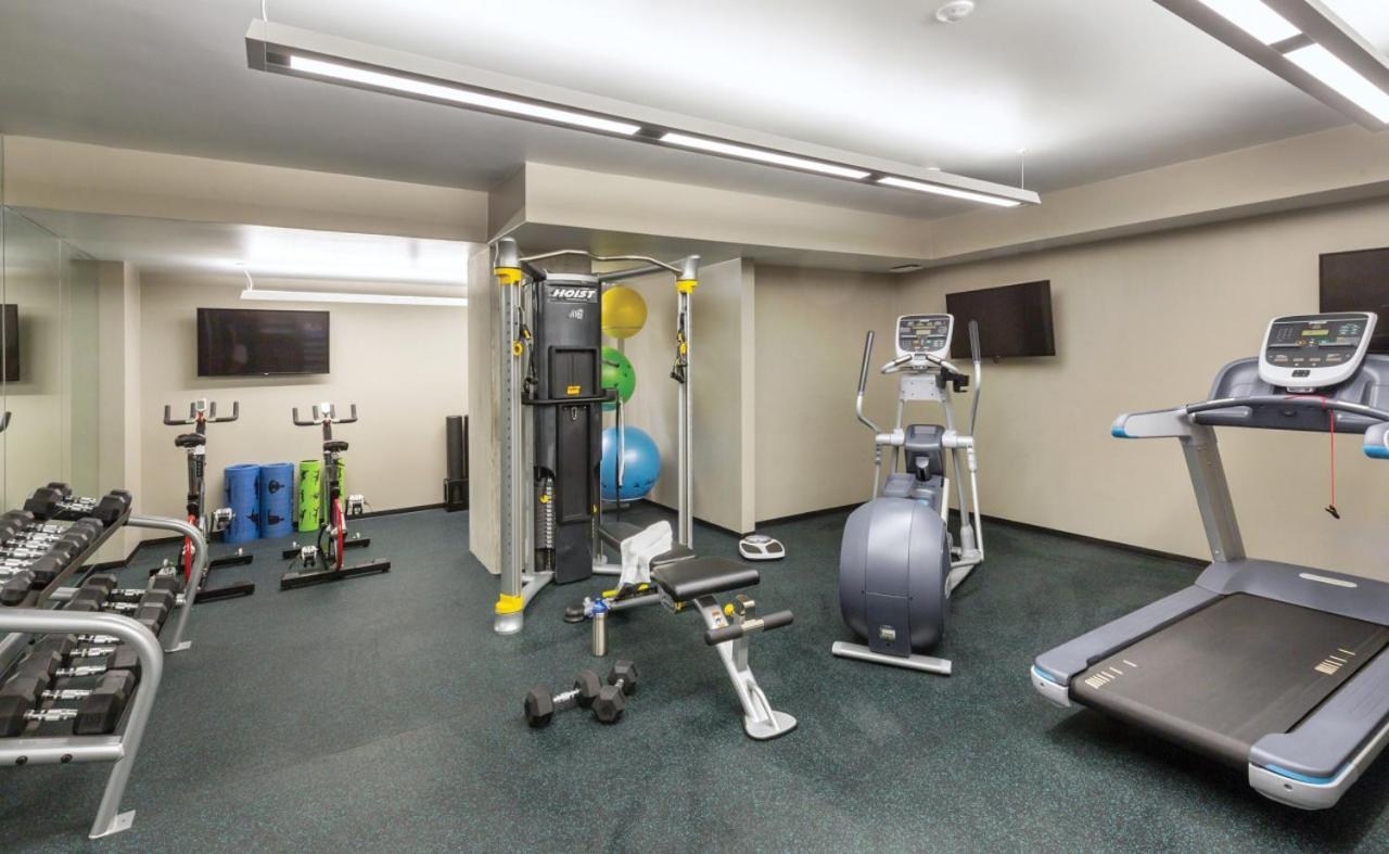 Stay in this 2BD resort condo to visit Austin gym and pool onsite view 4