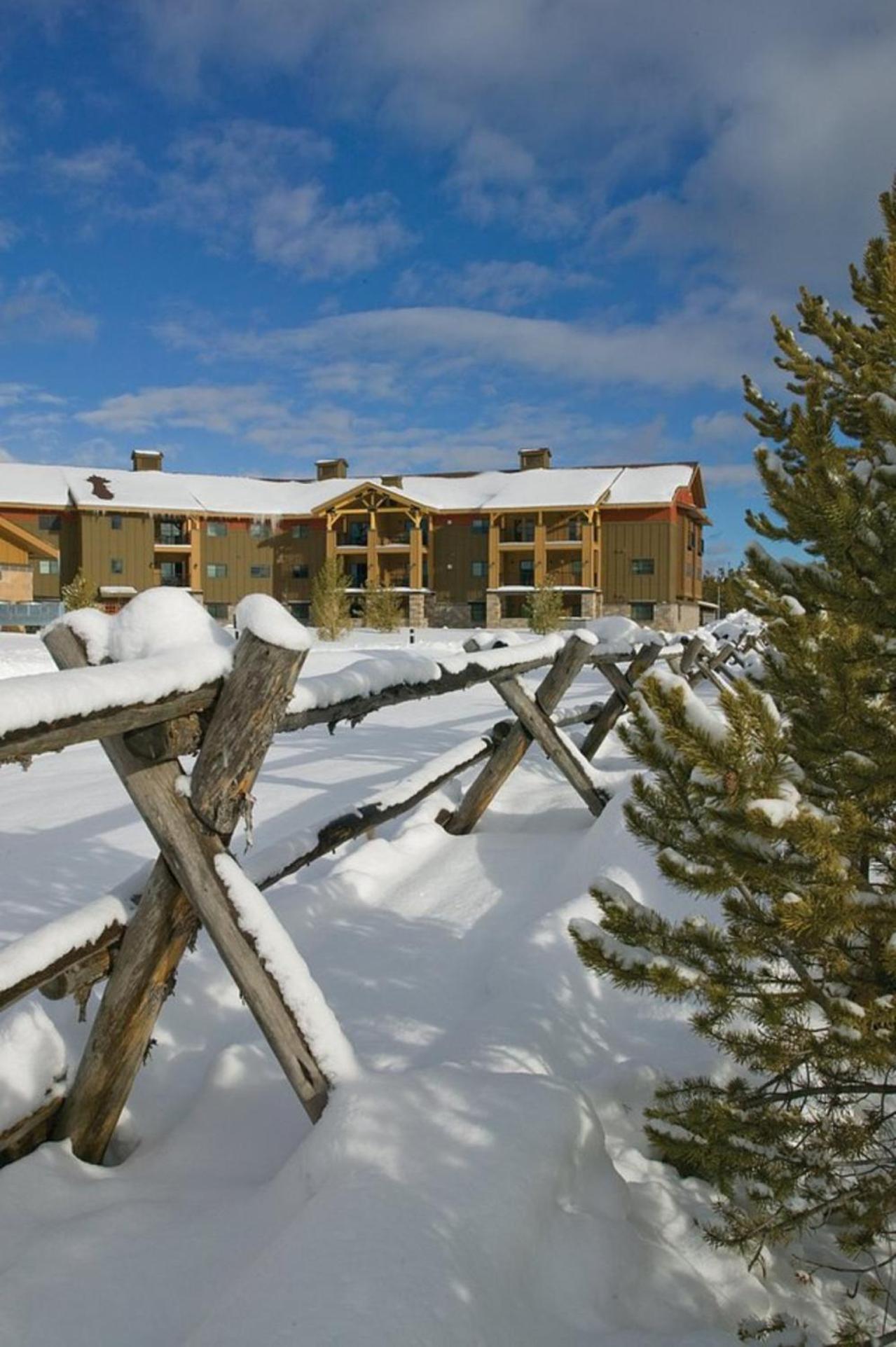 Resort 1BD condo 1 block from Yellowstone gates with resort amenities view 5