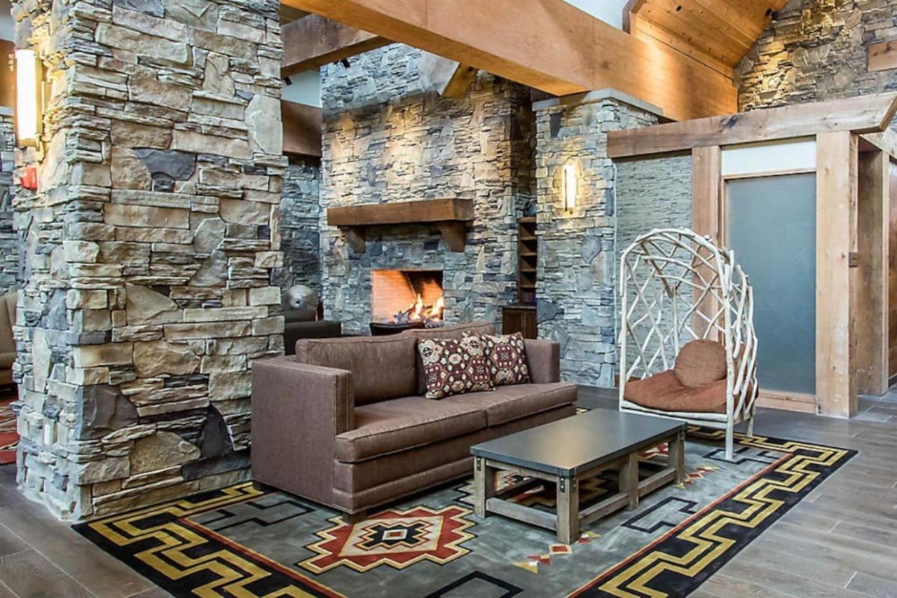 Easy Access to Dogwood Canyon in this great resort Studio Apt view 5