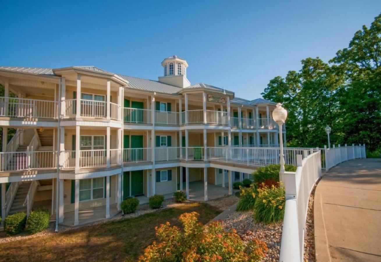 Family Water Park Resort Studio Apt fully furnished ready for your stay
