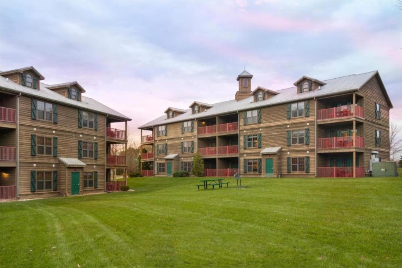 Family Water Park Resort Studio Apt fully furnished ready for your stay