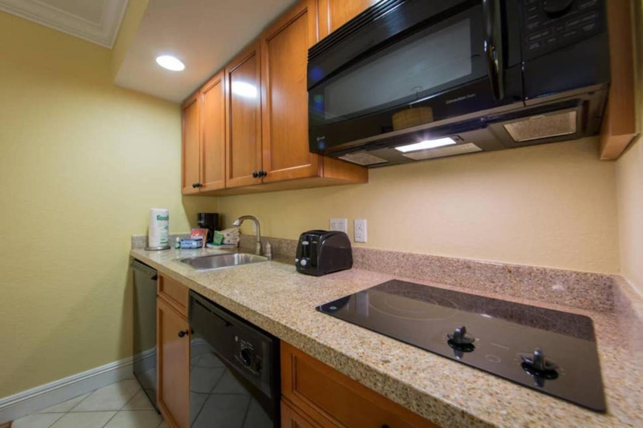 Studio Apt in Orlando resort onsite pools, golf, arcades, cabanas etc.