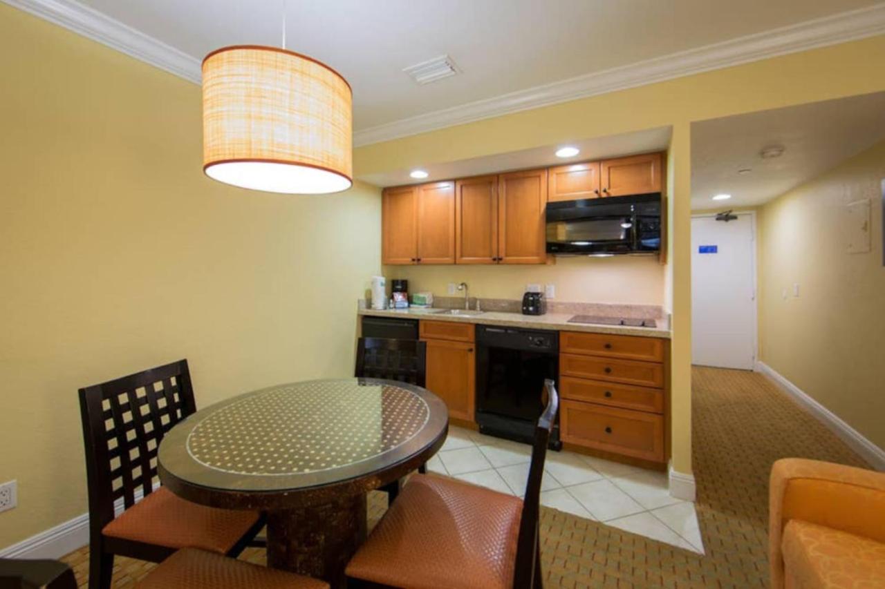 Studio Apt in Orlando resort onsite pools, golf, arcades, cabanas etc.