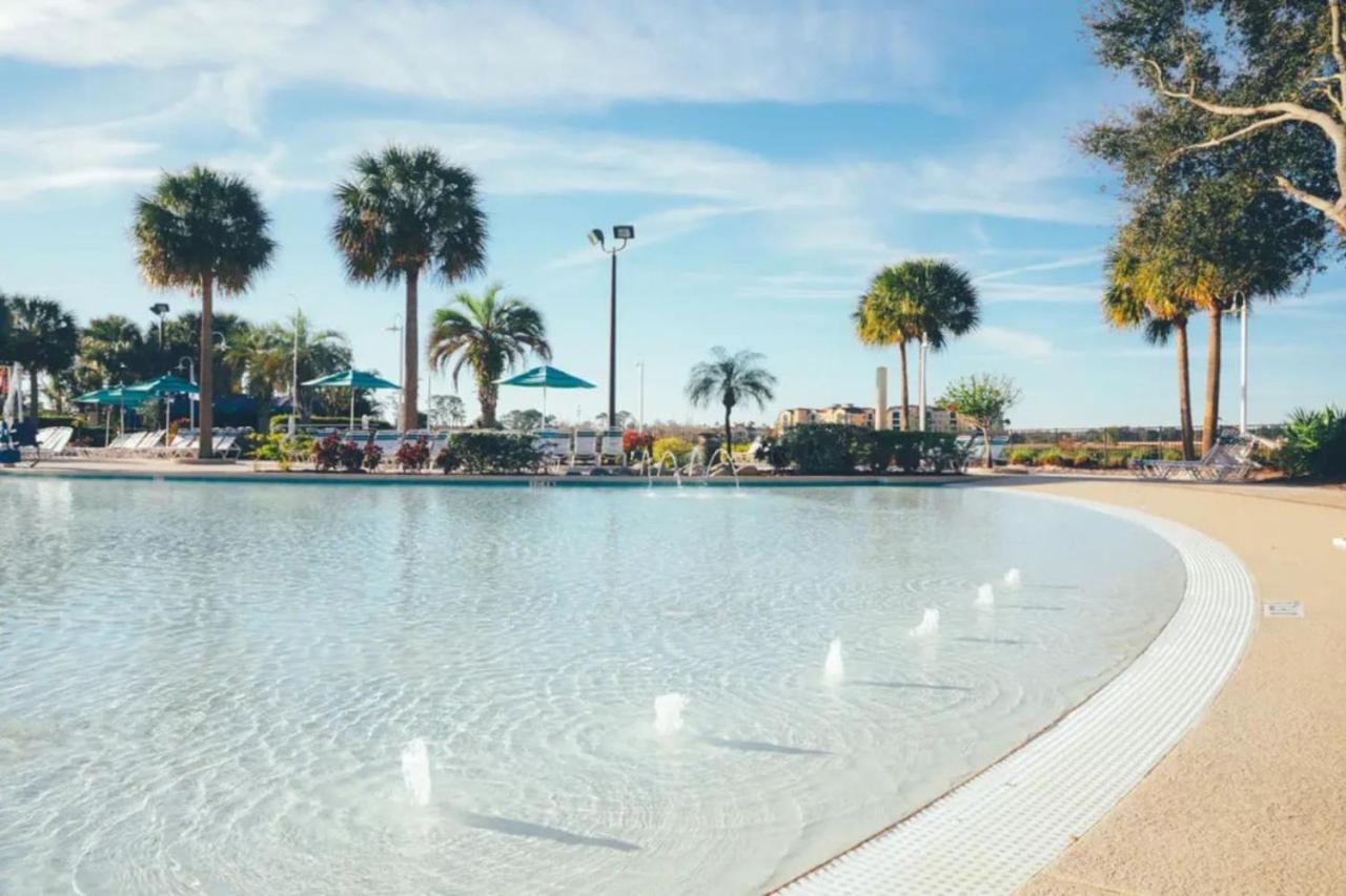 Studio Apt in Orlando resort onsite pools, golf, arcades, cabanas etc.