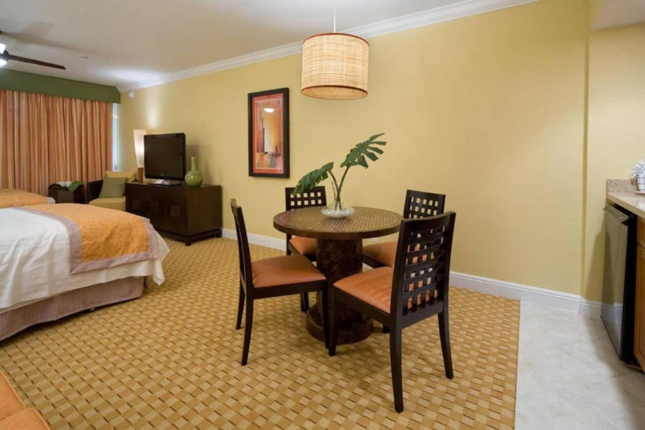 Studio Apt in Orlando resort onsite pools, golf, arcades, cabanas etc.