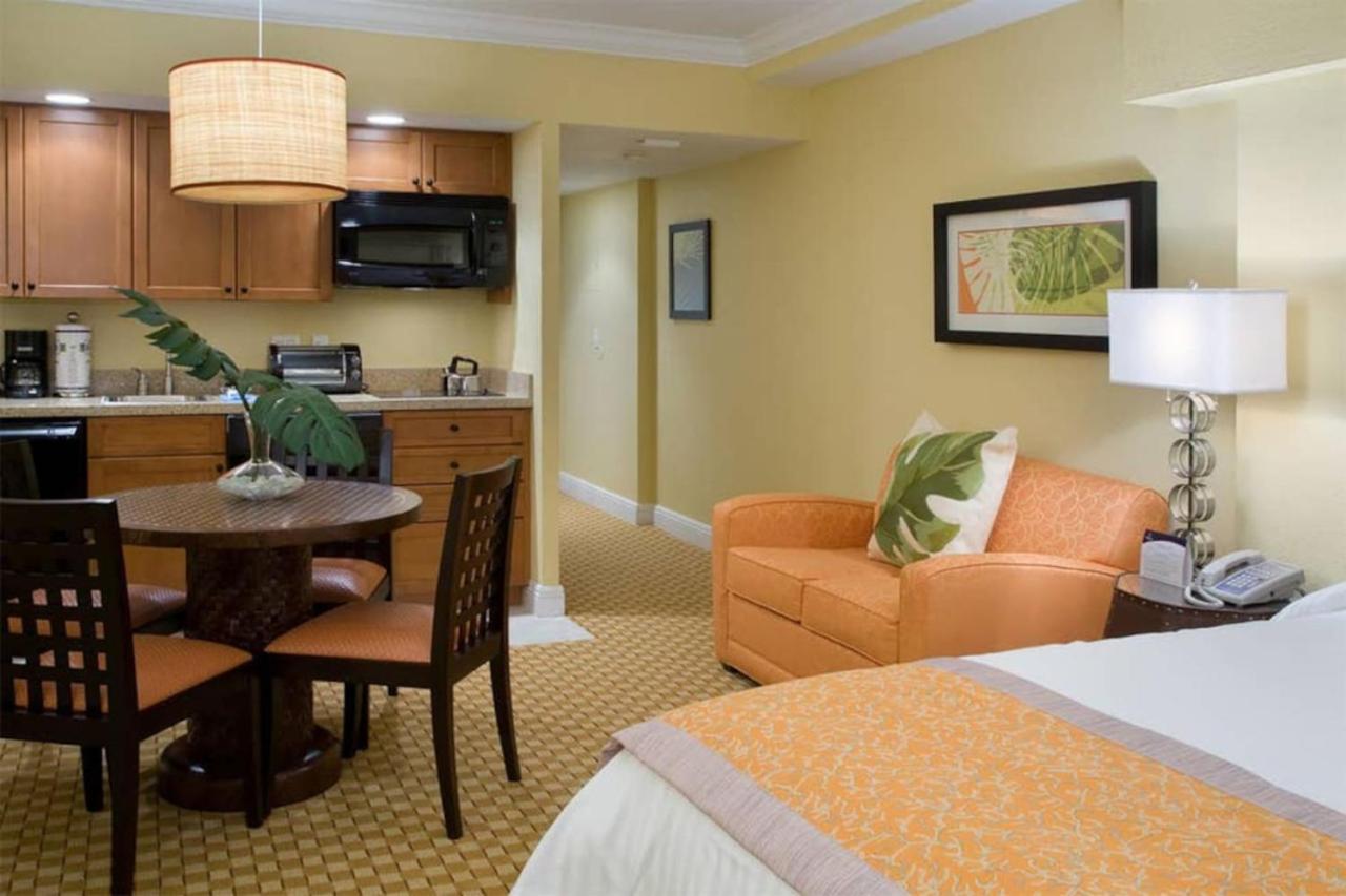 Studio Apt in Orlando resort onsite pools, golf, arcades, cabanas etc.