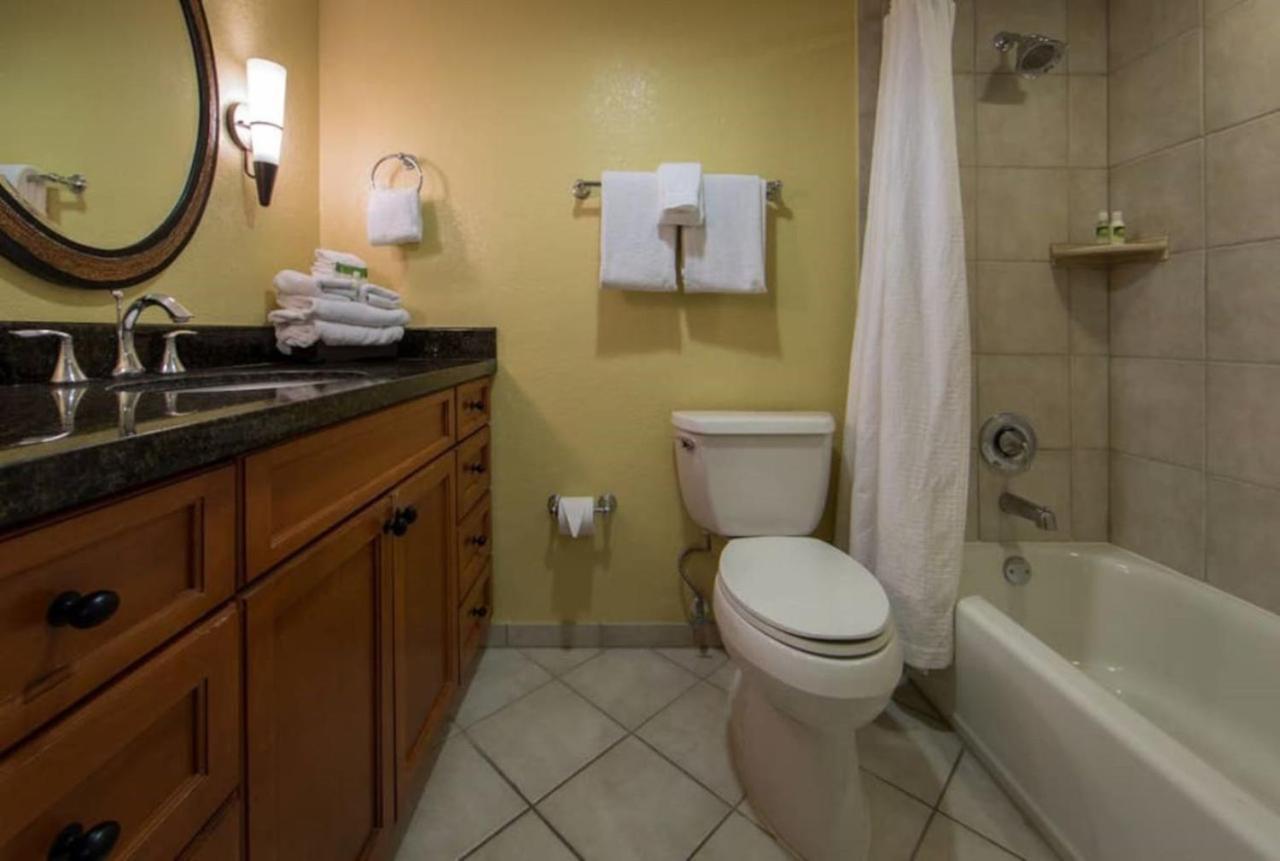 Studio Apt in Orlando resort onsite pools, golf, arcades, cabanas etc.