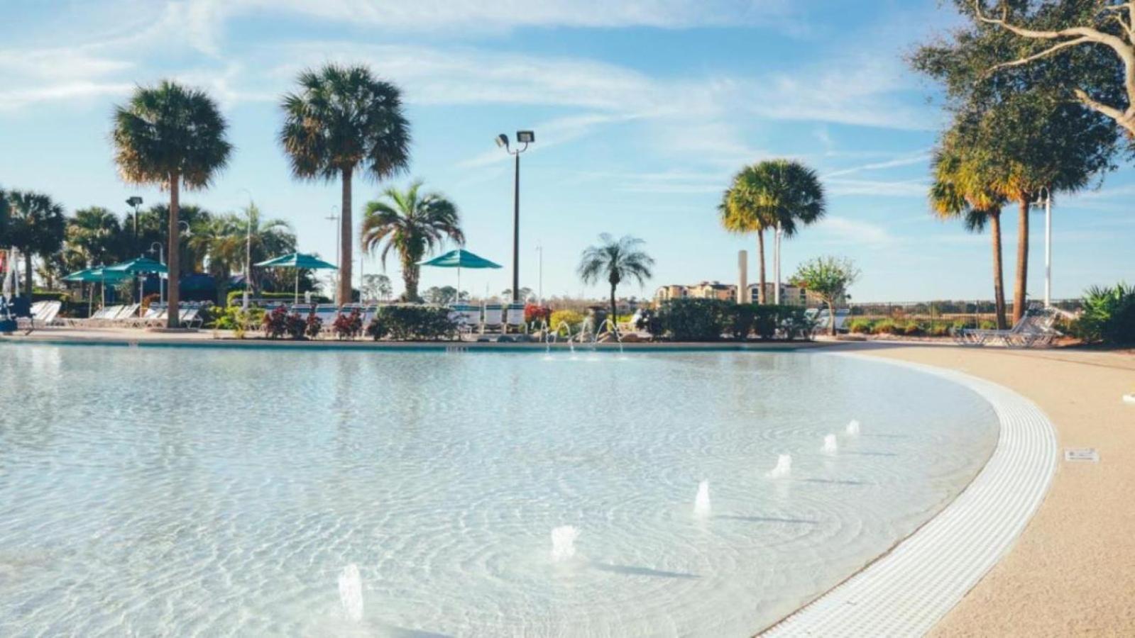 Studio Apt in Orlando resort onsite pools, golf, arcades, cabanas etc.