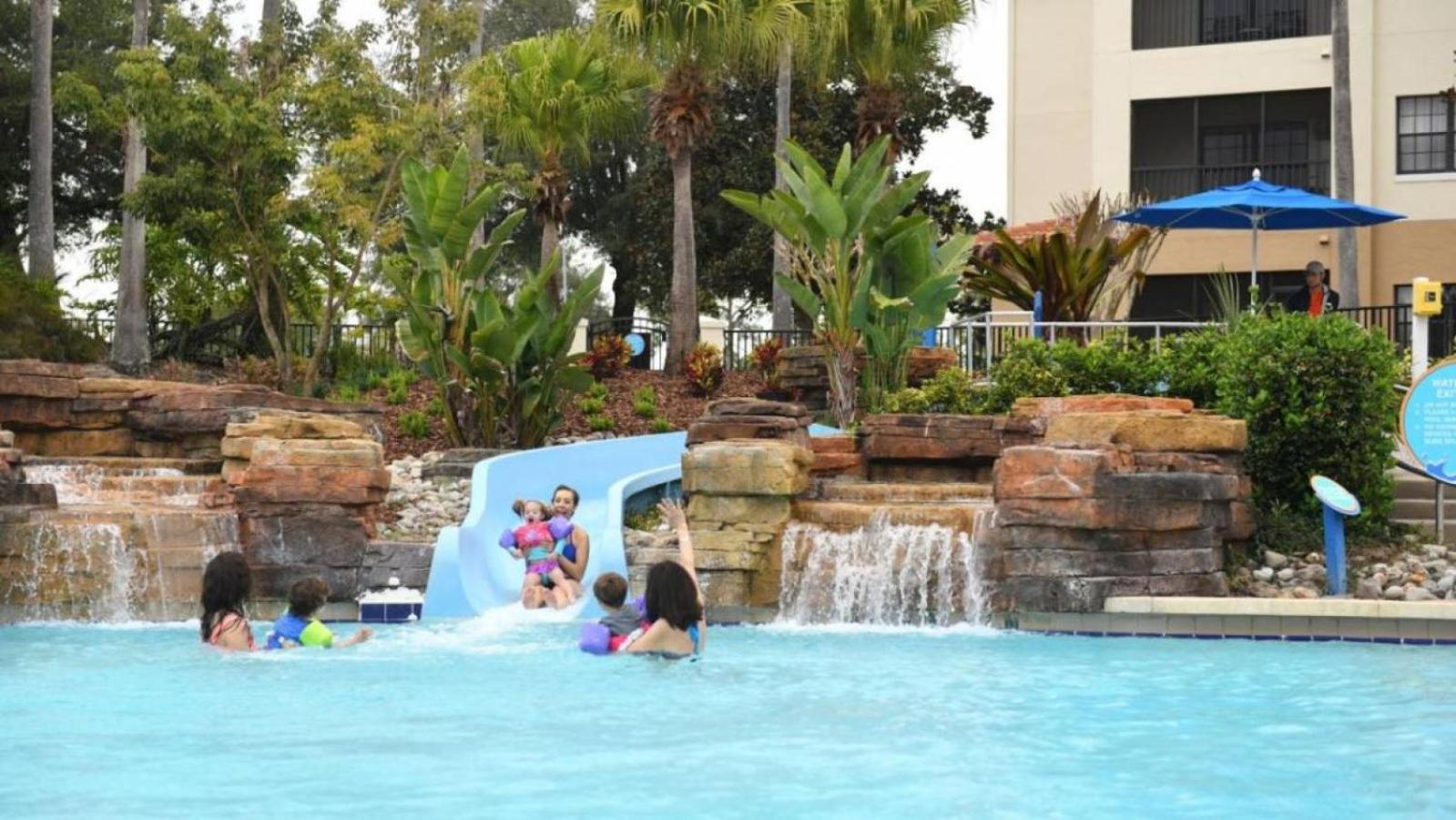 Studio Apt in Orlando resort onsite pools, golf, arcades, cabanas etc.