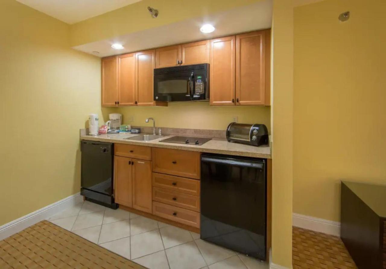 Near Disney 1BD vacation condo in beautiful resort with lots of amenities