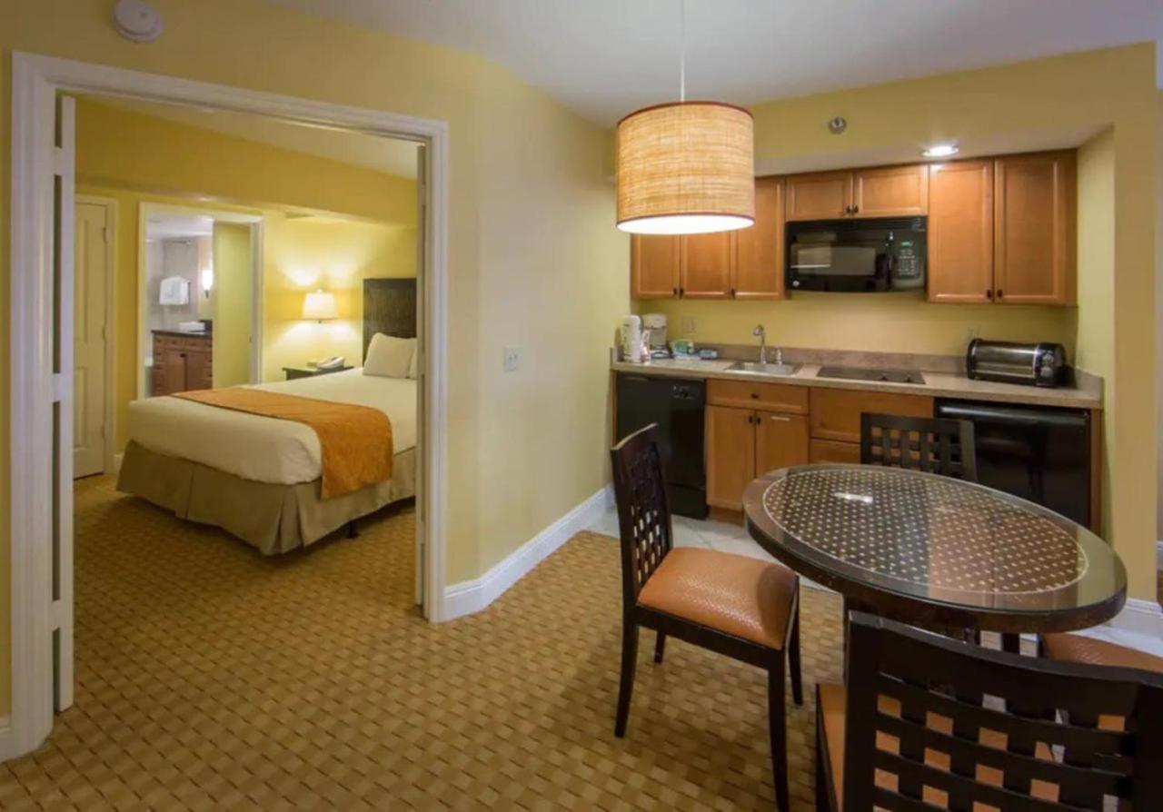 Near Disney 1BD vacation condo in beautiful resort with lots of amenities