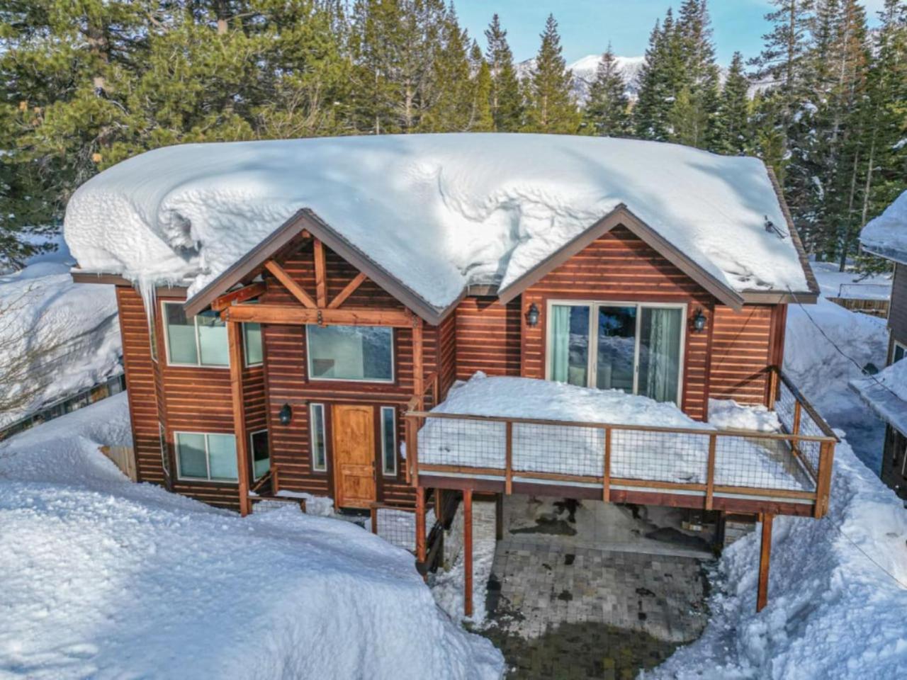 CHALET LU - Modern Luxury 4 bed 2.5 bath Chalet by Lake Baron in South Lake Tahoe view 4