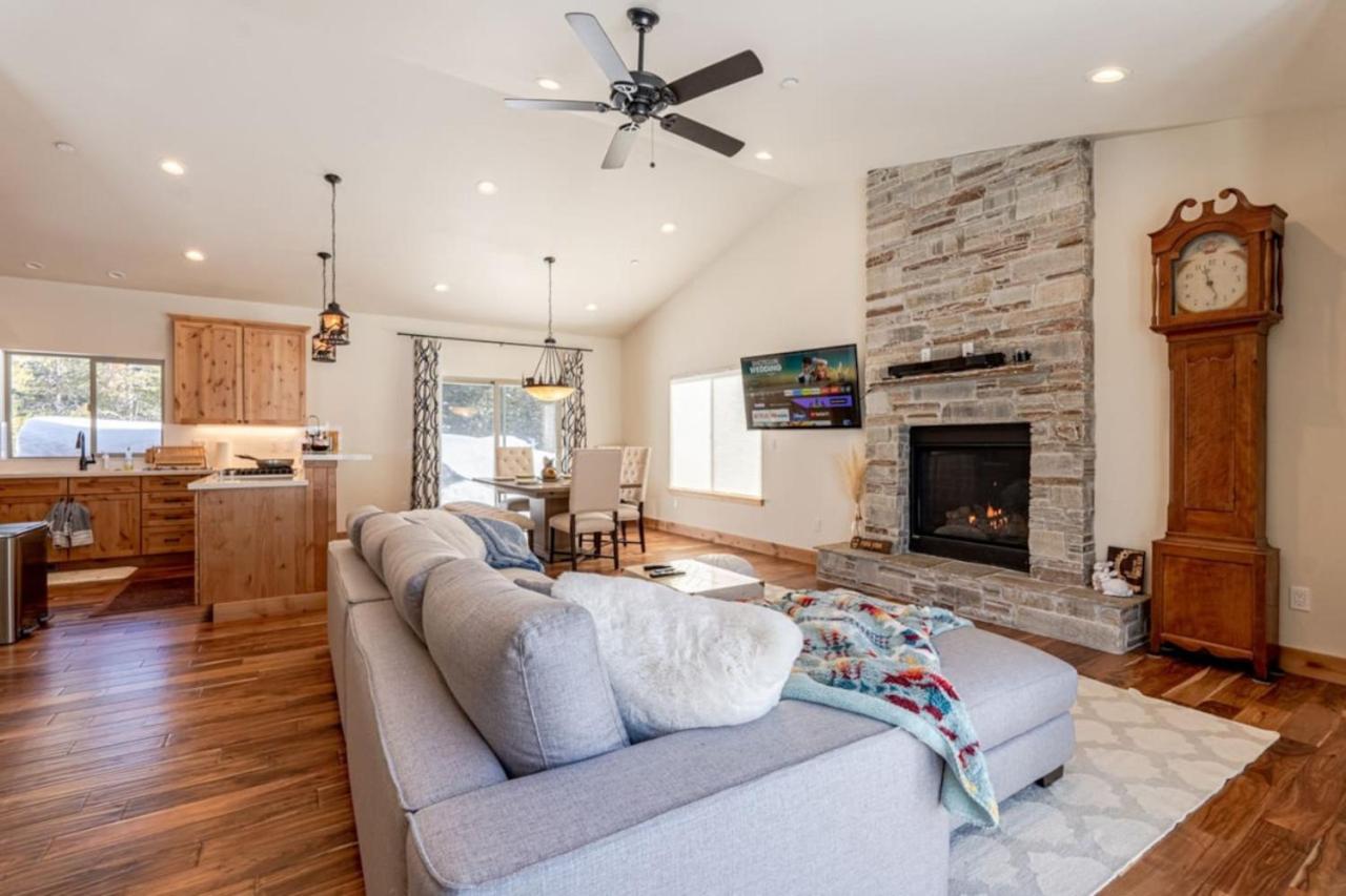 CHALET LU - Modern Luxury 4 bed 2.5 bath Chalet by Lake Baron in South Lake Tahoe view 5
